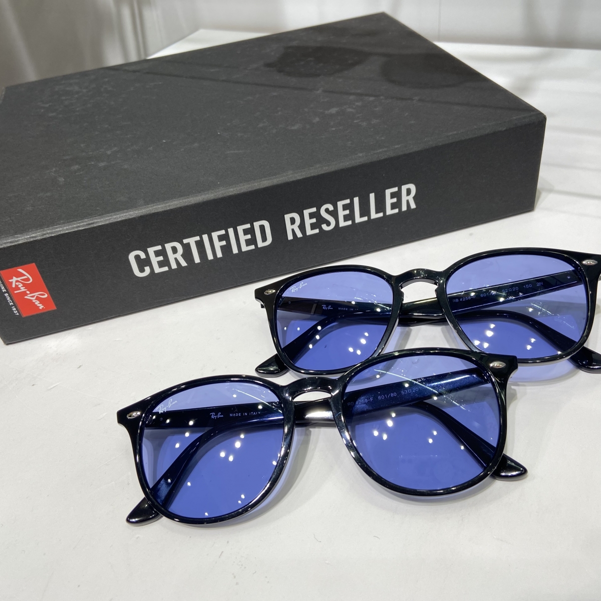 【Ray-Ban レイバン】男性へのプレゼントにおすすめ。人気の定番サングラス！