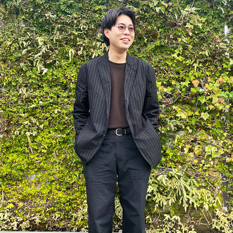 【カラーエキスパート監修レンズ】肌なじみの良いブラウンのカラーレンズ。