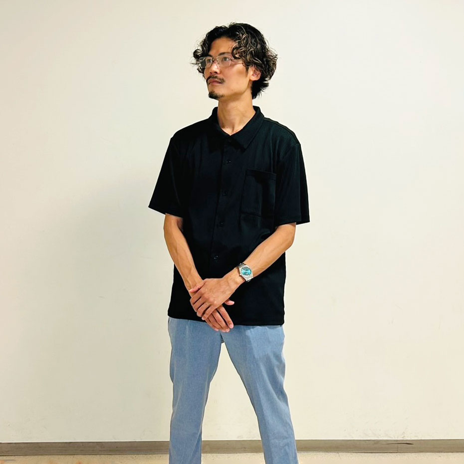 すっきりとした印象のスクエアリムレスモデル！