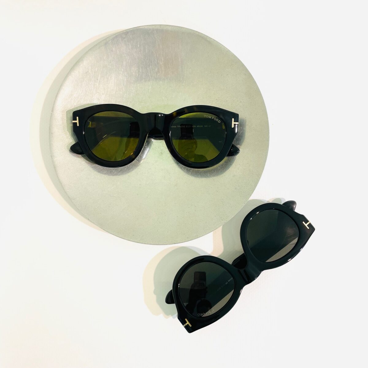【 TOM FORD (トムフォード)】” Lucinda TF1212 “のご紹介！！