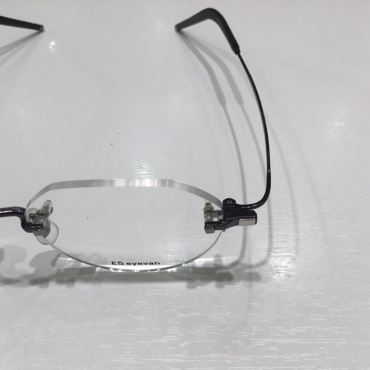 【E5EYEVAN】 l3 リムレスフレーム!
