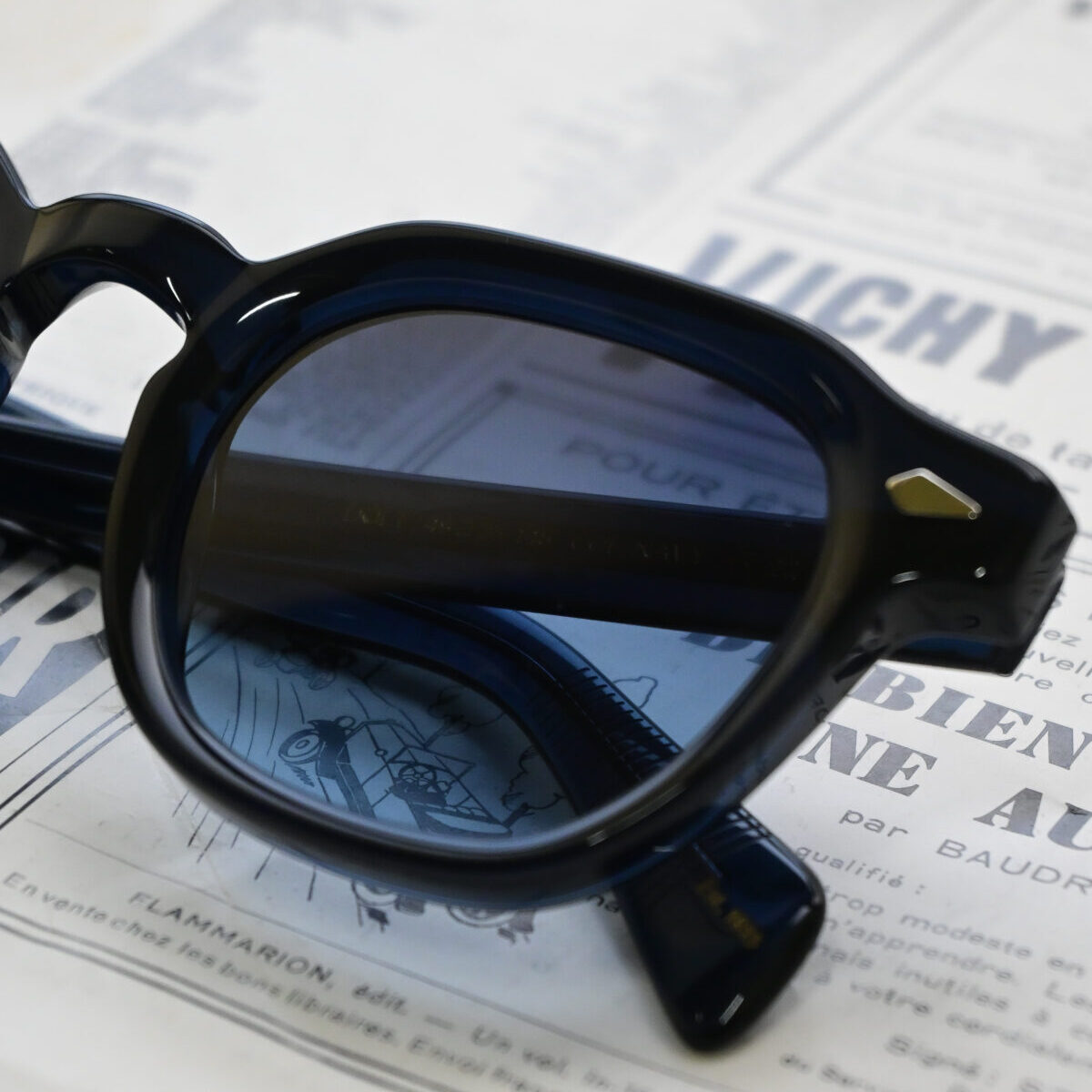 MOSCOT FAIR!!エッジの効いたクラシックフレーム”DOLT”