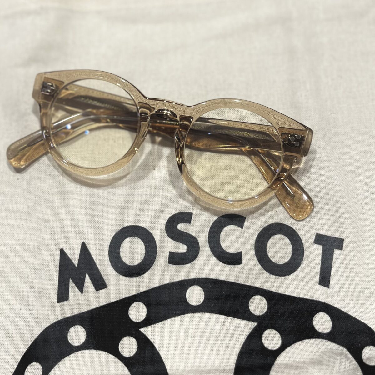 MOSCOT GRUNYAのご紹介です。