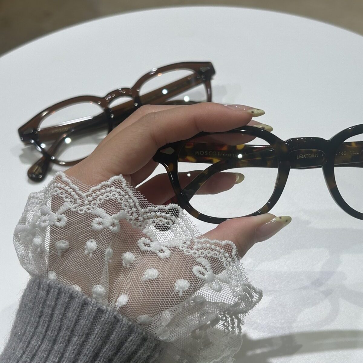 【MOSCOT】秋にぴったりなブラウンカラーが入荷しました