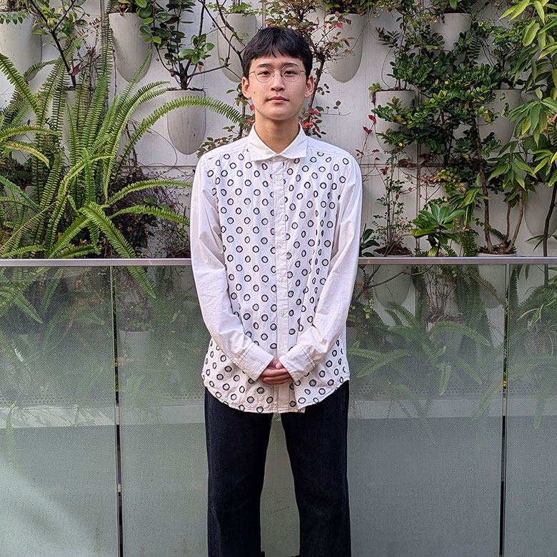 【POEKER FACE 35周年モデル】きれいめに掛けられる、優しい印象の多角形。