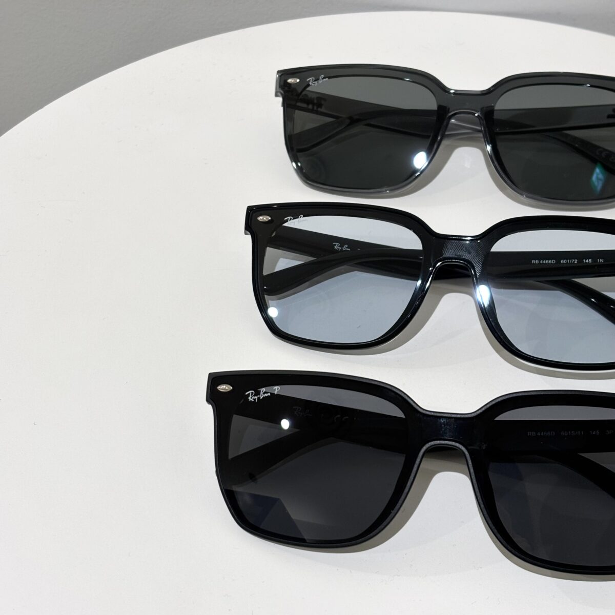 新作入荷！！【Ray-Ban（レイバン）】より「ＲＢ４４６６Ｄ」のご紹介✨