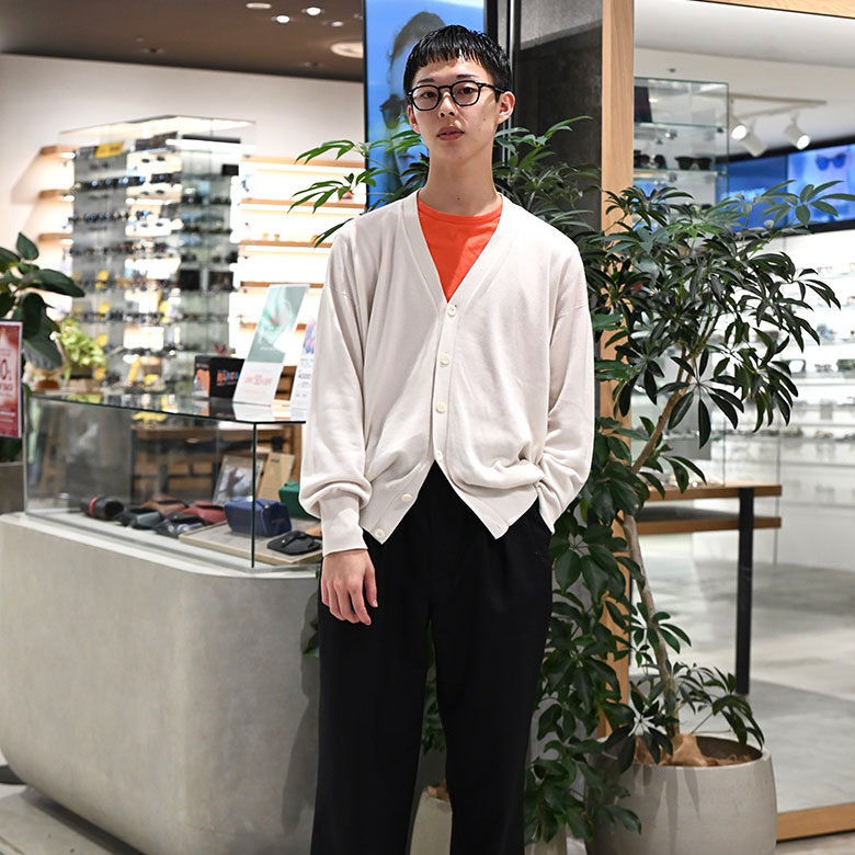 新ブランド「MAIN」。ブランドを特徴するリベット「シルバー925」に合わせたコーディネート。