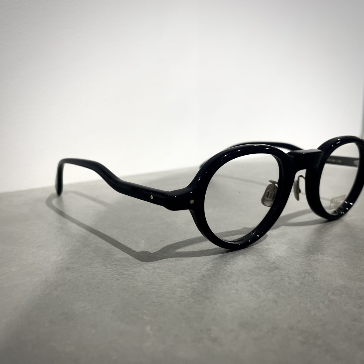 EYEVAN7285 テンプルが目を惹く「368」