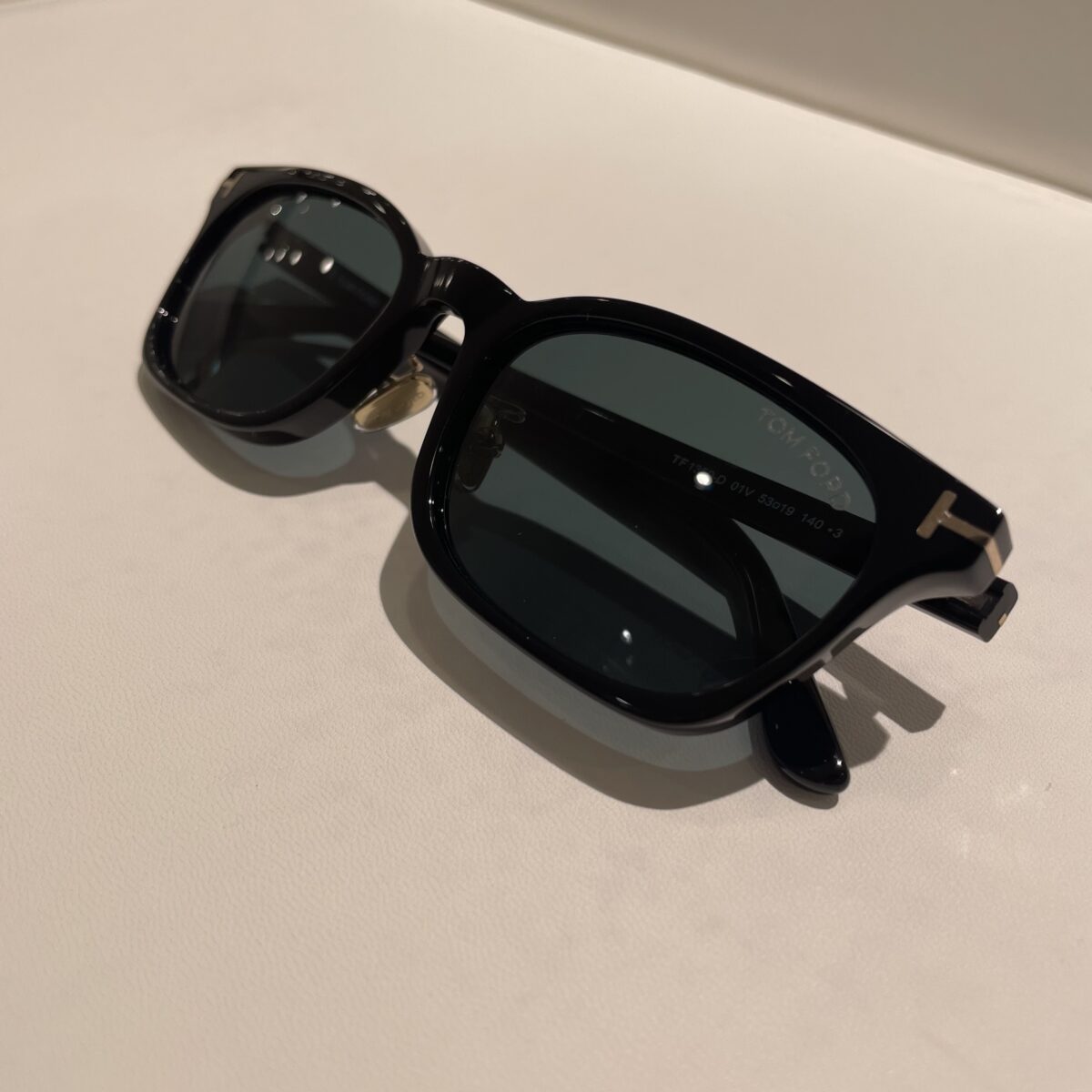 TOM FORDの日本規格モデル[TF1350D]