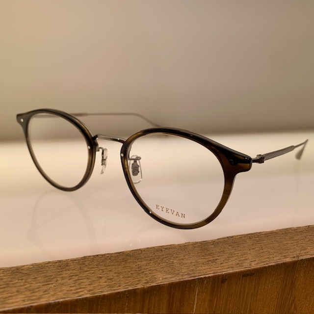 EYEVAN Acosta のご紹介です。